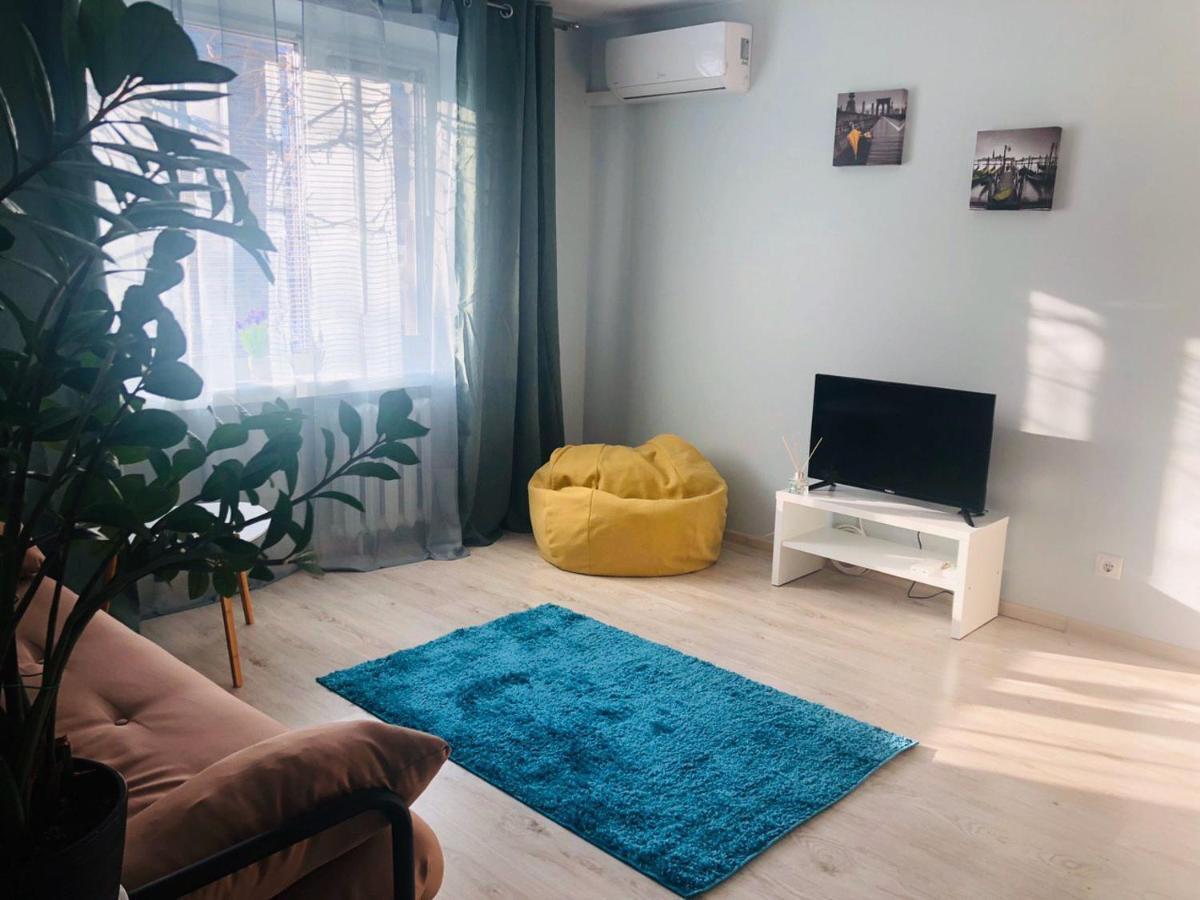 Stylish And Comfortable Apartment In The Center Черкассы Экстерьер фото